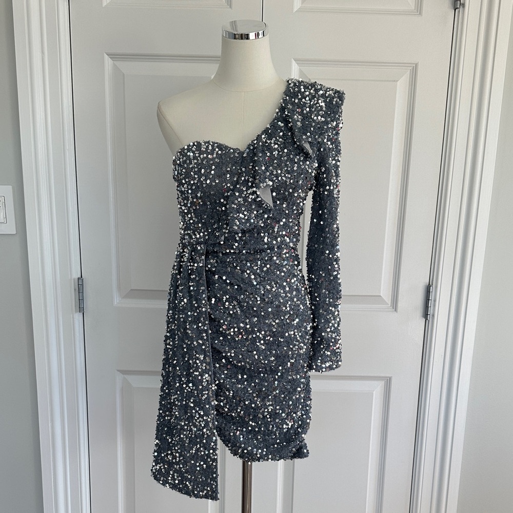 NWOT Pretty Women Silver One Shoulder Sequin Ruffle New Year’s Dress Size S-M